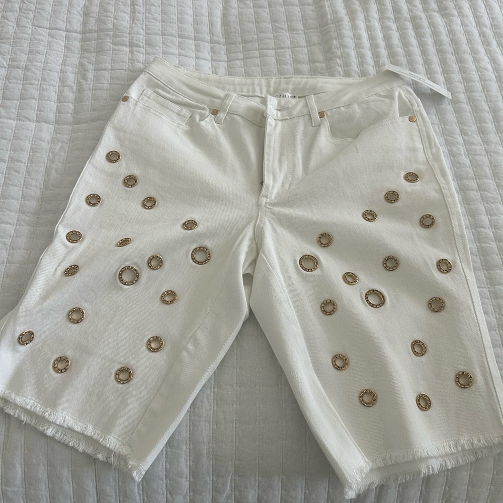 VENUS White Bermuda Shorts with Metallic Grommets